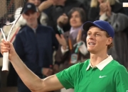 开云官方app入口-法网鏖战戴维斯杯，辛纳点燃赛场