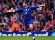 开云体育平台APP-当东方铁骑遭遇银黑军团，浓眉进攻端无解之谜与广东队的战术启示