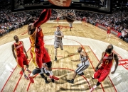 开云APP-大帝东征，恩比德客场献压制级演出，北京元素闪耀麦迪逊