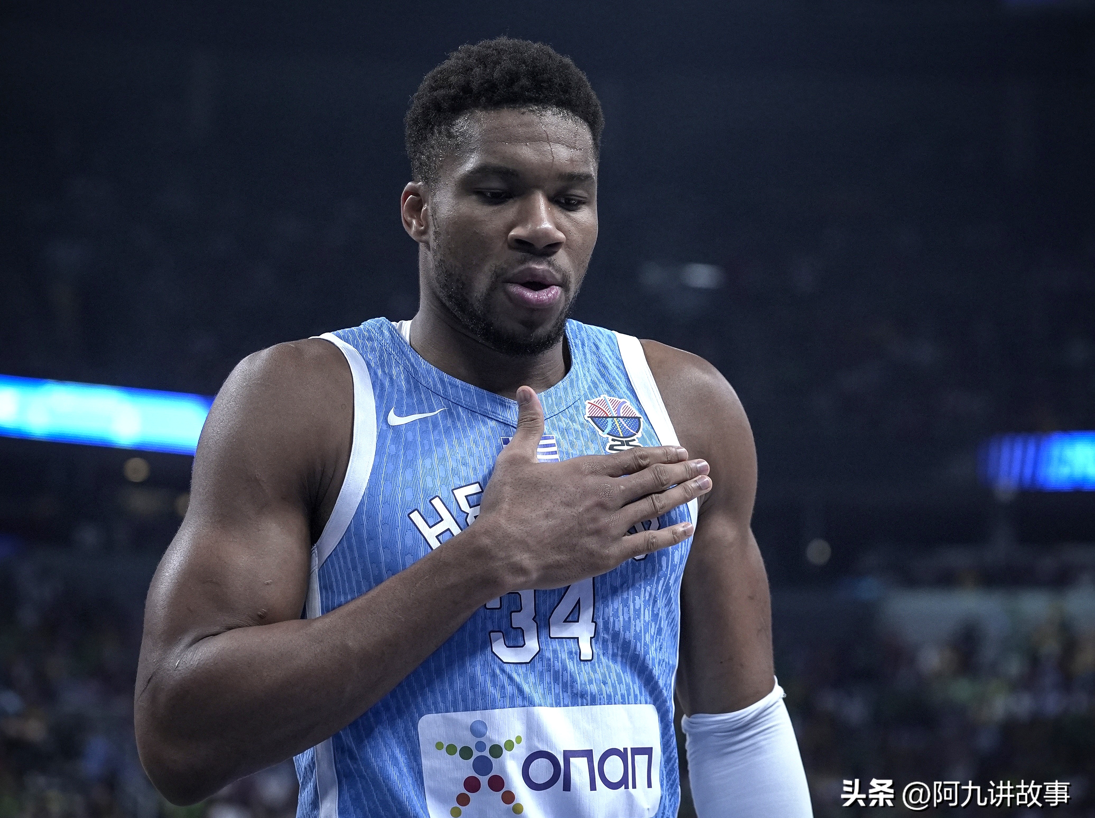 包含勇士B队鏖战希腊男篮，浓眉统治全场的词条