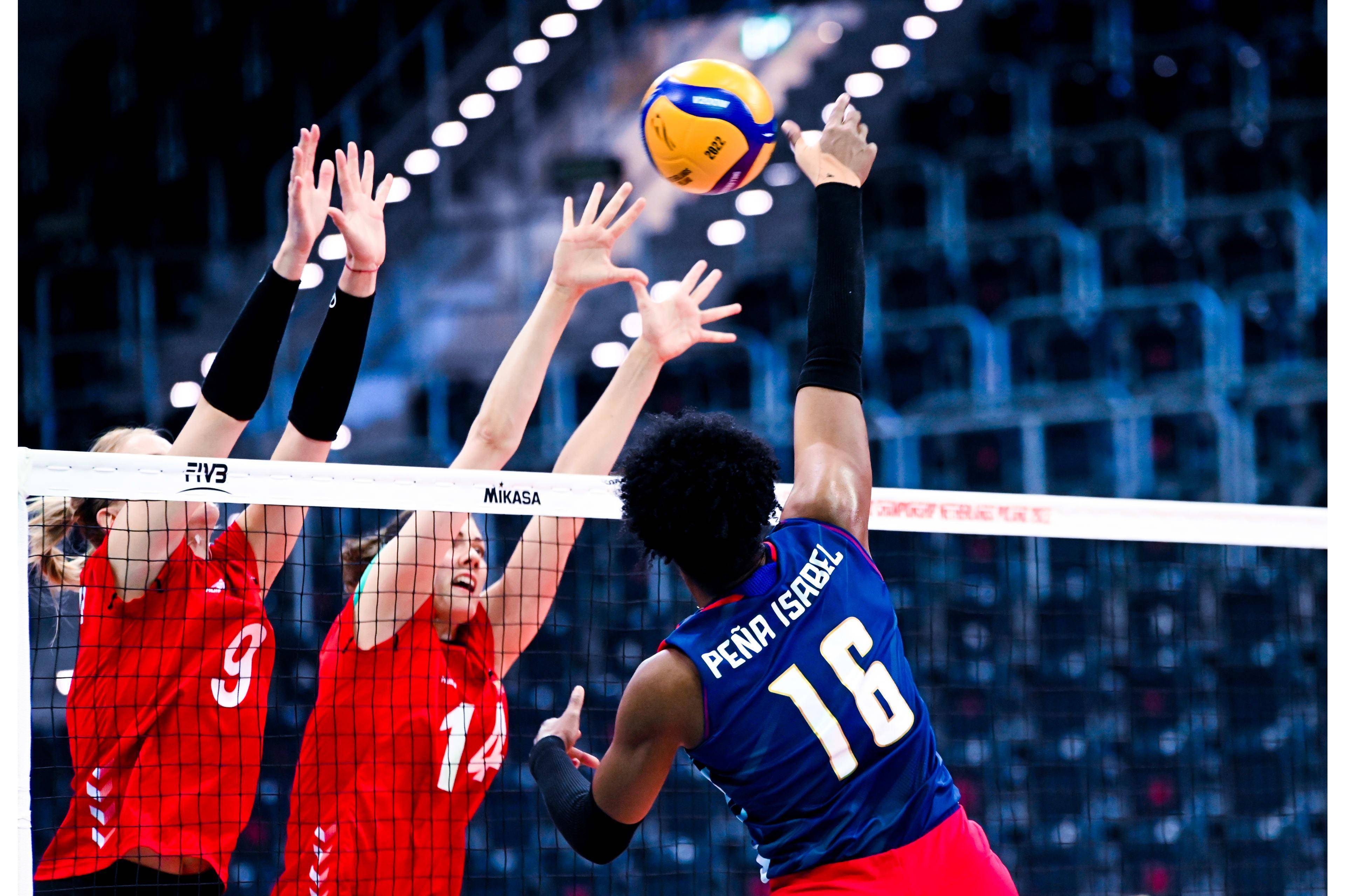 波兰鏖战那不勒斯，加维惊艳世界的简单介绍