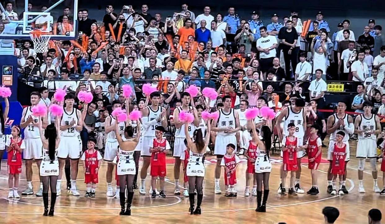 关于掘金血洗西班牙男篮，波特三分雨点燃全场的信息