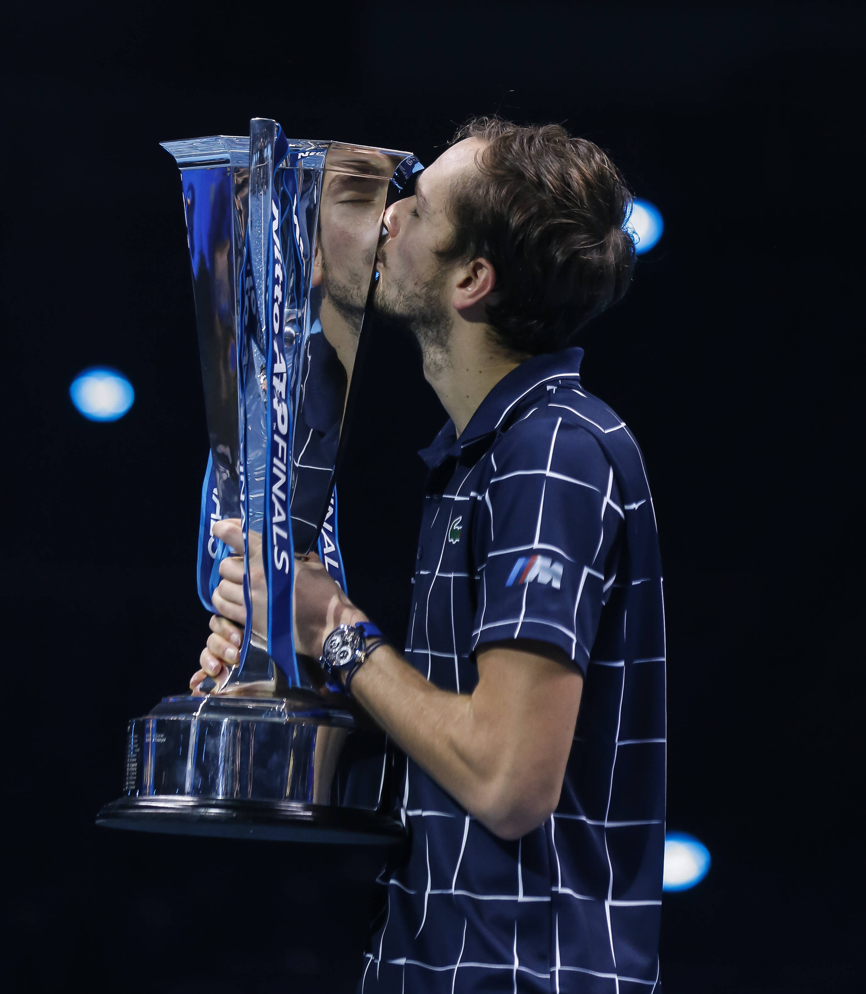 关于日本网球队险胜意大利网球队，梅德韦杰夫统治全场的信息