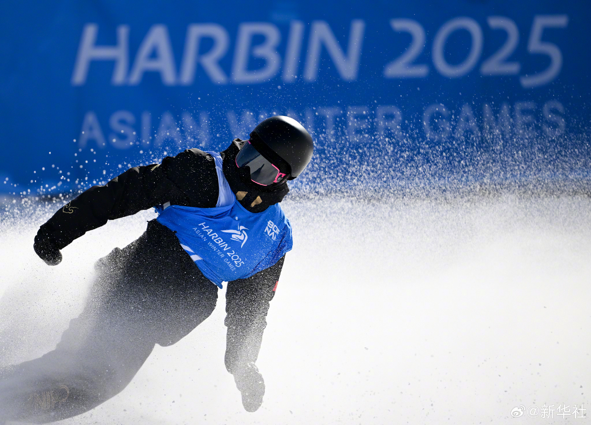 挪威运动员夺得单板滑雪金牌