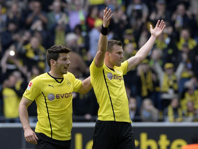 包含沃尔夫斯堡客场力克对手扩大领先优势的词条