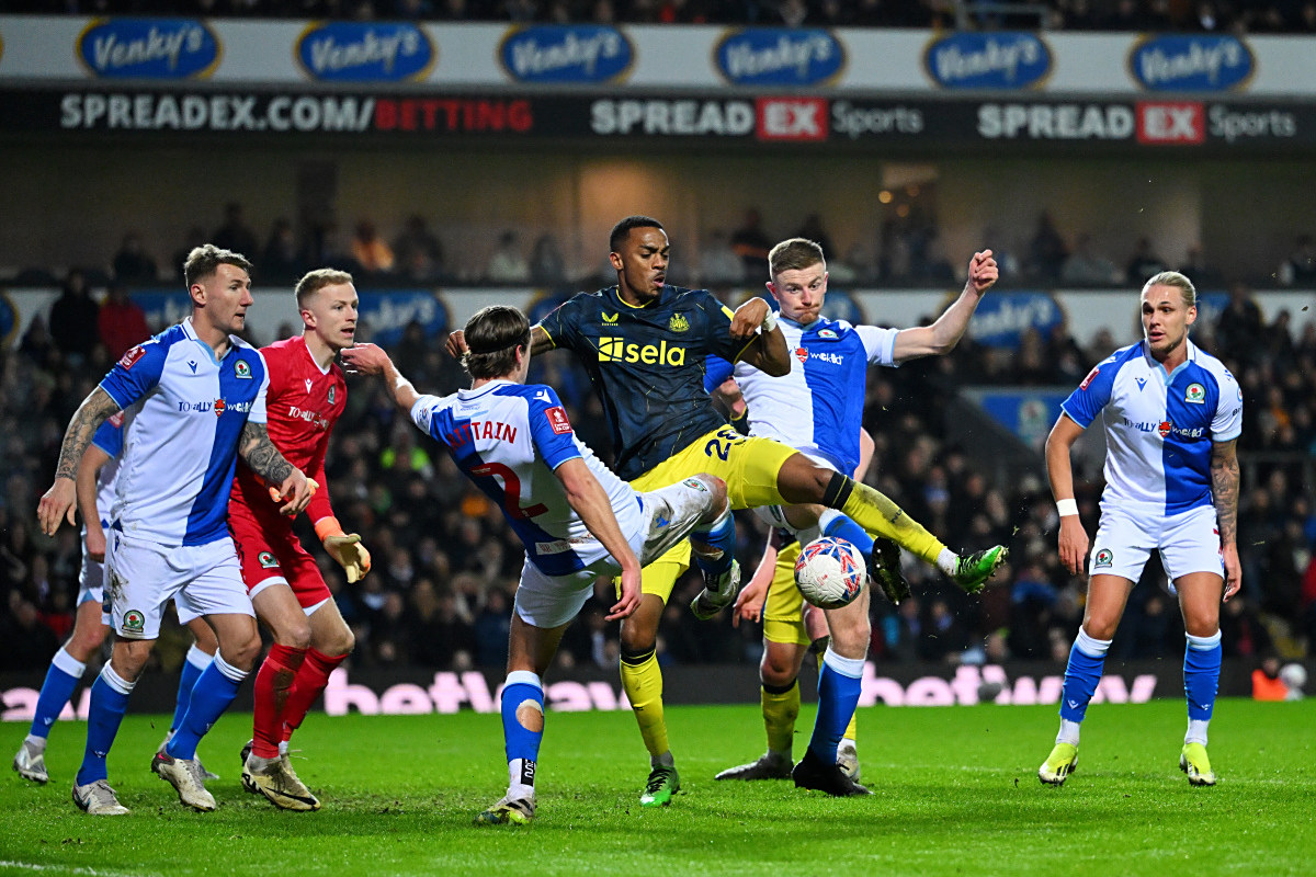 斯图加特主场惨败，遭遇四连败