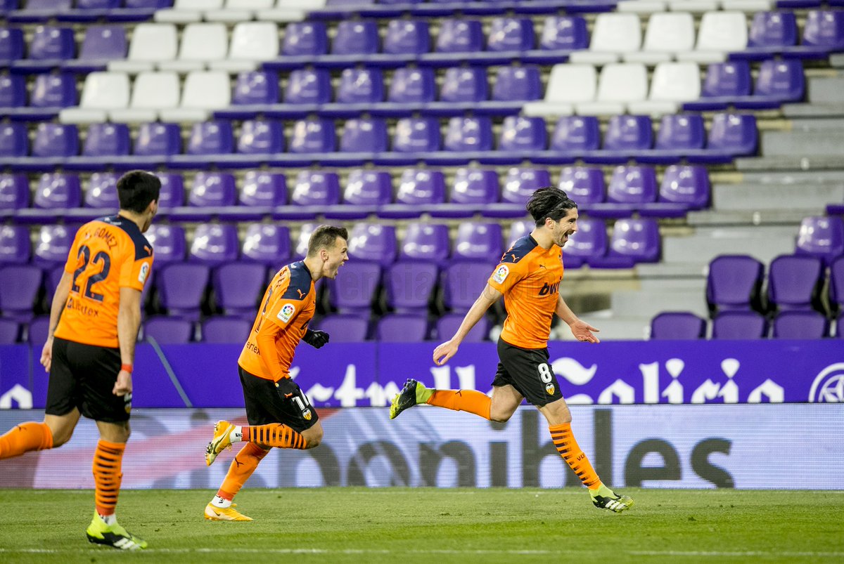 瓦伦西亚遭遇连败，保级形势堪忧的简单介绍