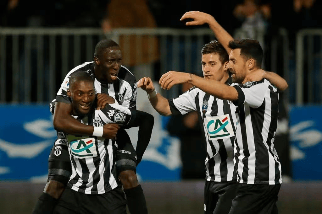 关于里尔客场不敌昂热，遭遇失利的信息