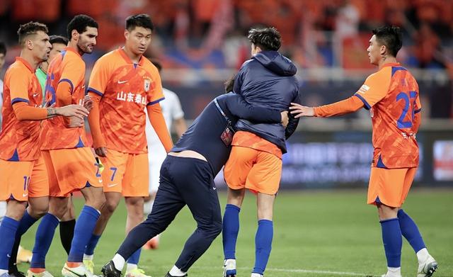 鲁能主场惜败恒大，遭遇近期颓势的简单介绍