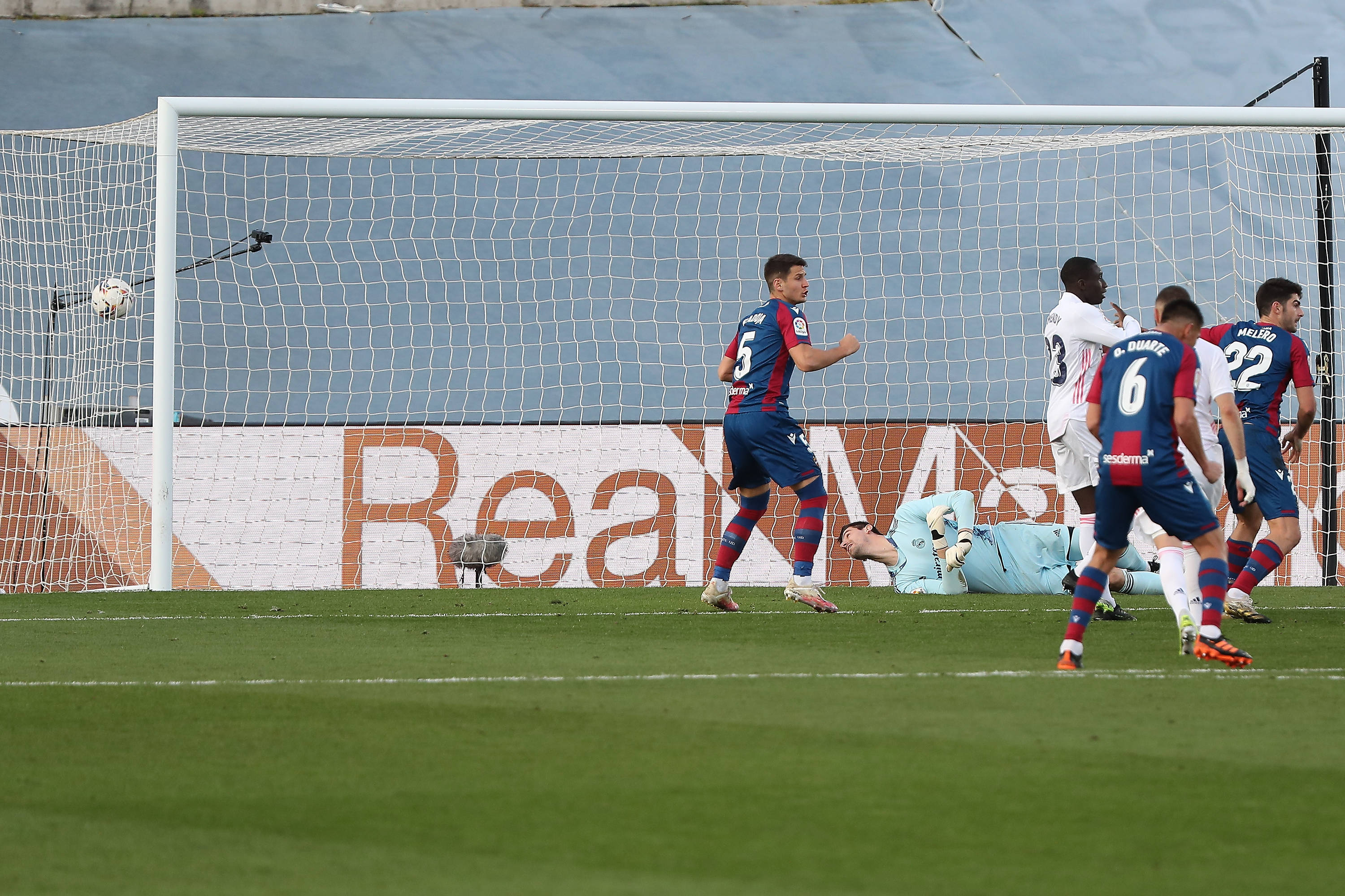 阿拉维斯客场不敌巴伦西亚,遭遇失利的简单介绍 阿拉维斯客场不敌巴伦西亚,遭遇失利的简单介绍