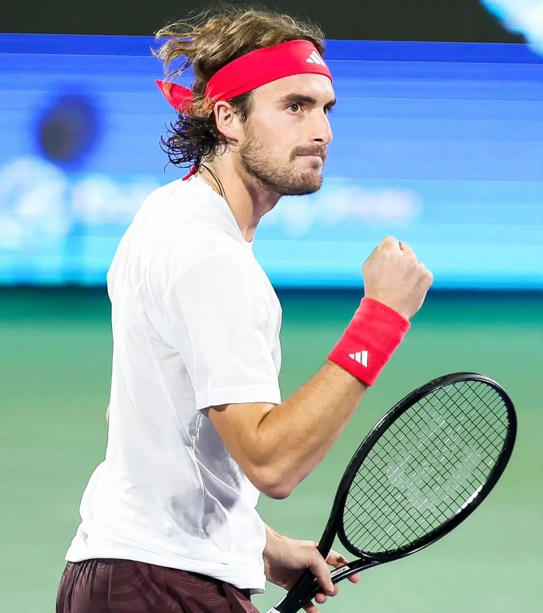 包含日本网球队完胜美国网球队，兹维列夫完成帽子戏法的词条