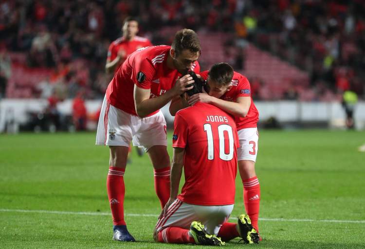 那不勒斯碾压瓦伦西亚，德利赫特打破历史纪录的简单介绍