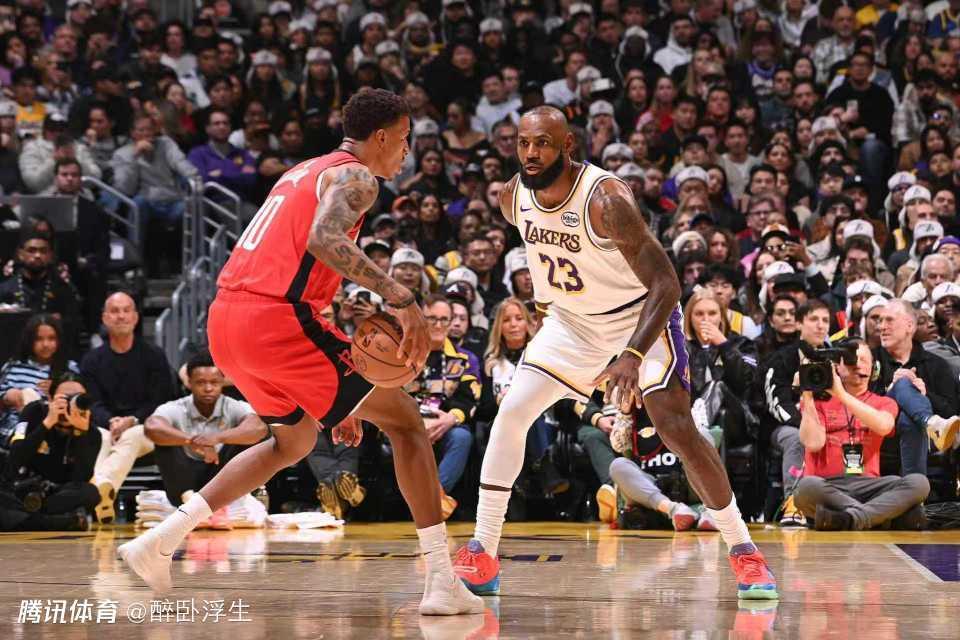 美国男篮横扫凯尔特人B队，詹姆斯一己之力扛起全队的简单介绍