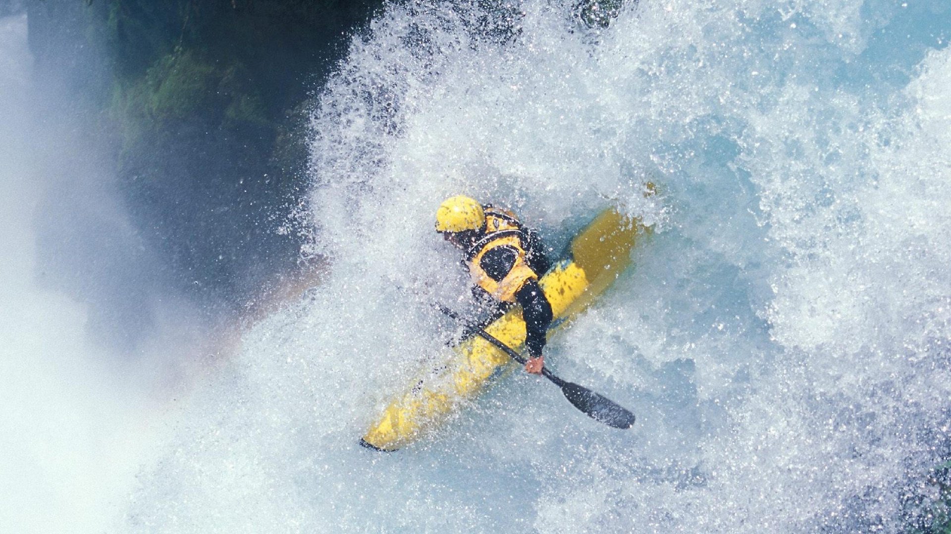 绿茵与硬木的双重奏，西甲德比的硝烟与火箭的升空时刻