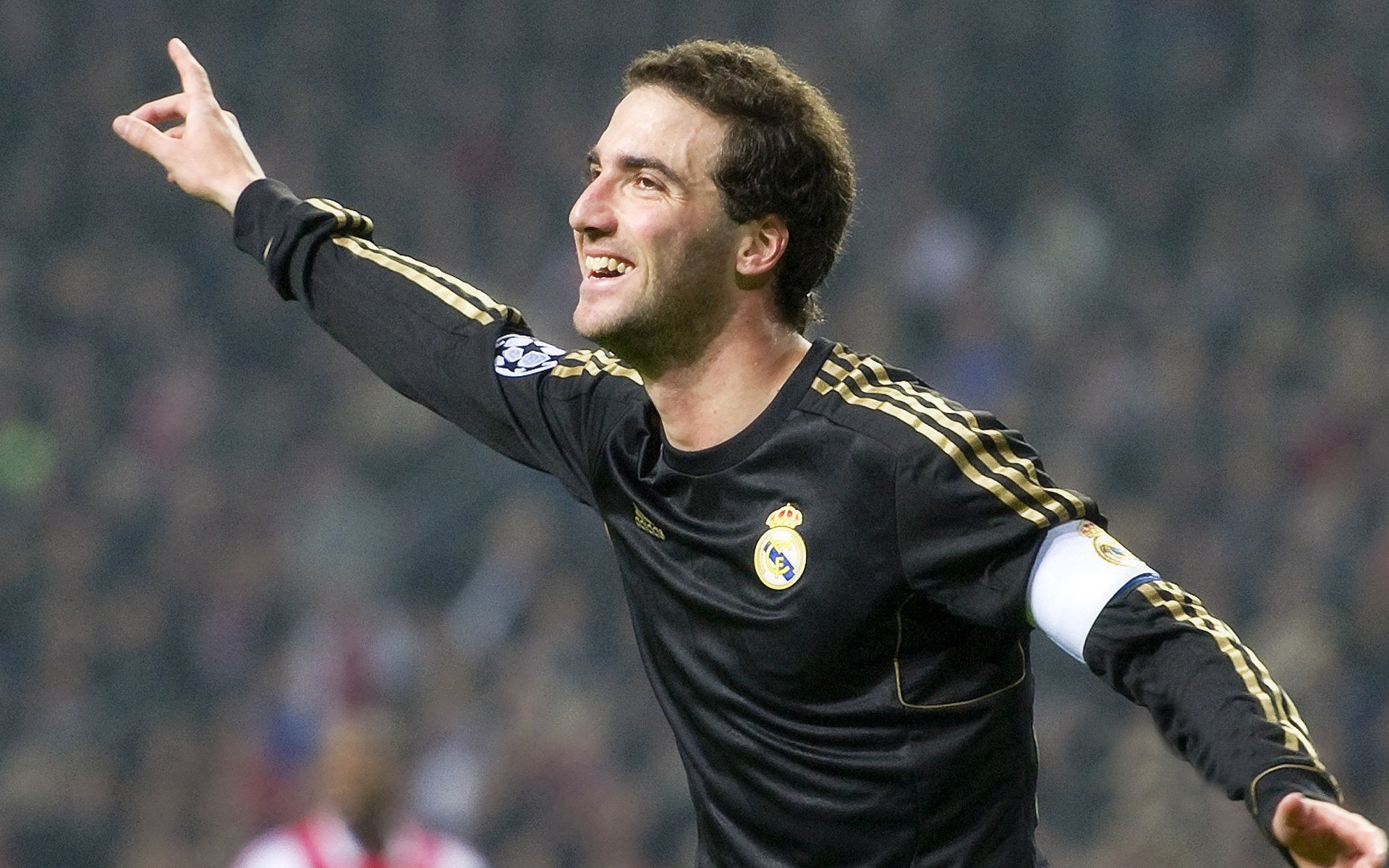 东契奇关键先生本色尽显，上海队提前终结悬念猛龙